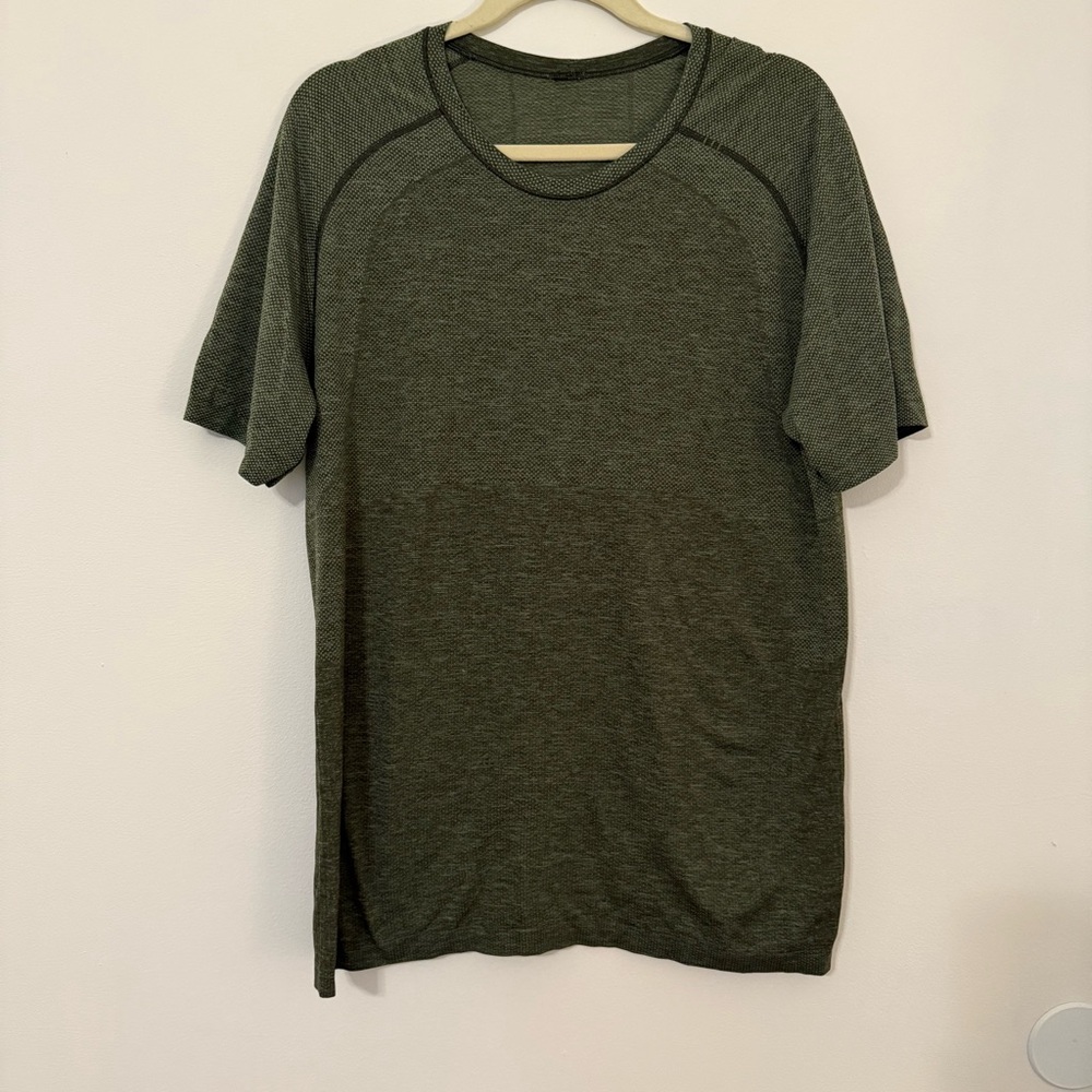 Men's Lululemon Olive Green T-Shirt Size L